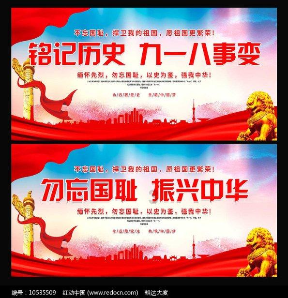 沙滩游玩的女孩们