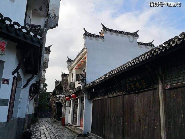色胆包天，悍匪公判大会枪击主持人 引蛇出洞，滥情匪首终遭擒